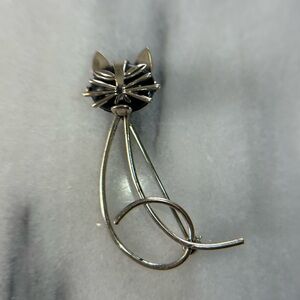 Beau sterling silver cat pin